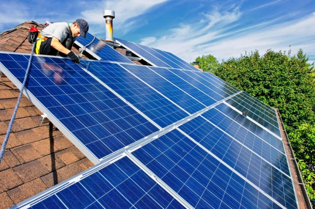 ¿Cuánto cuesta instalar paneles solares en nuestra casa? Foto Precio Solar Panel Installation 1024x682