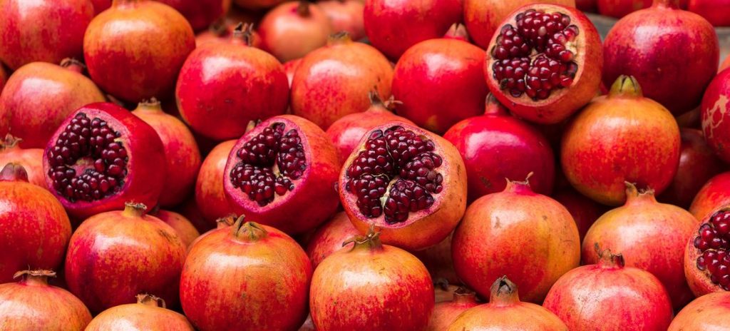 Grano a grano, la granada se abre camino entre las frutas Foto Granada 1024x464