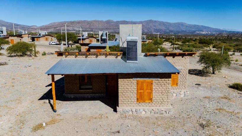 Sustentabilidad y tradición: así son las casas de adobe y energía solar entregadas en Amaicha del Valle Foto Tucuman Energias Limpias