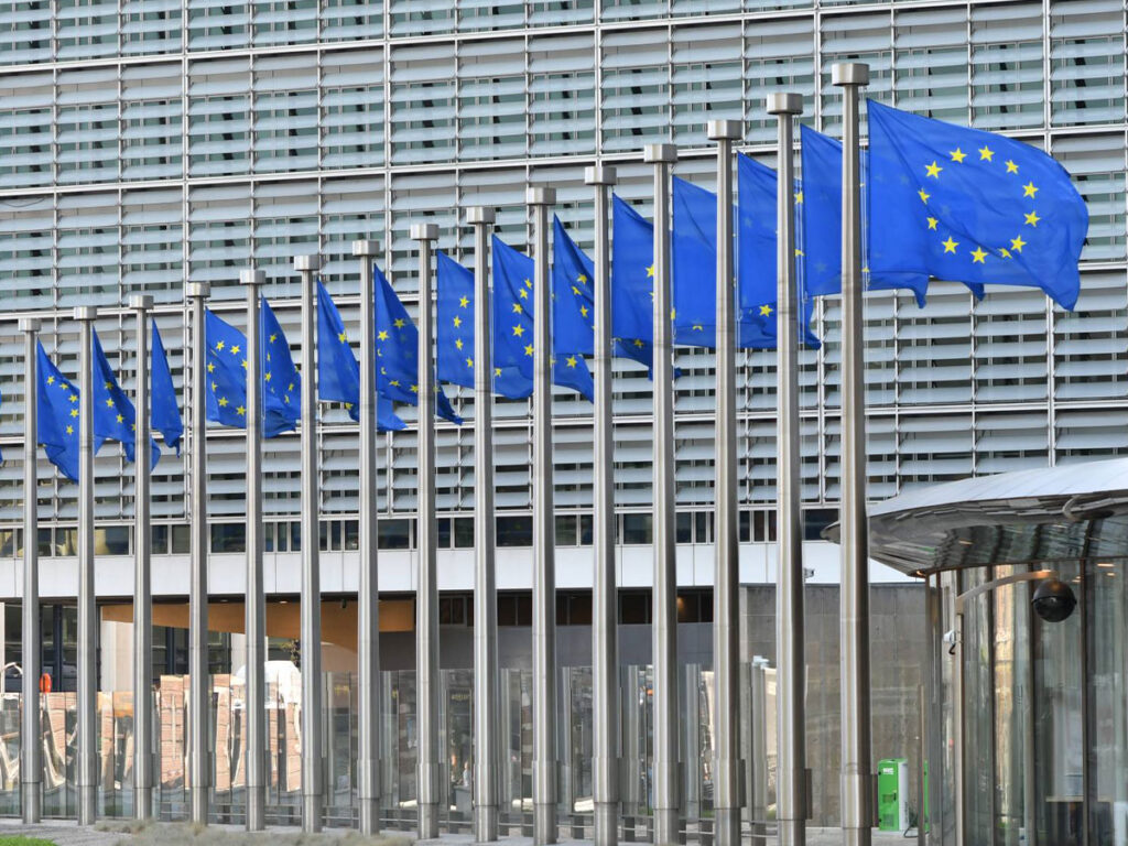 La Unión Europea movilizará 25.000 millones de euros para el desarrollo de las energías renovables en la cuenca mediterránea foto ue 25000 millones en renovables