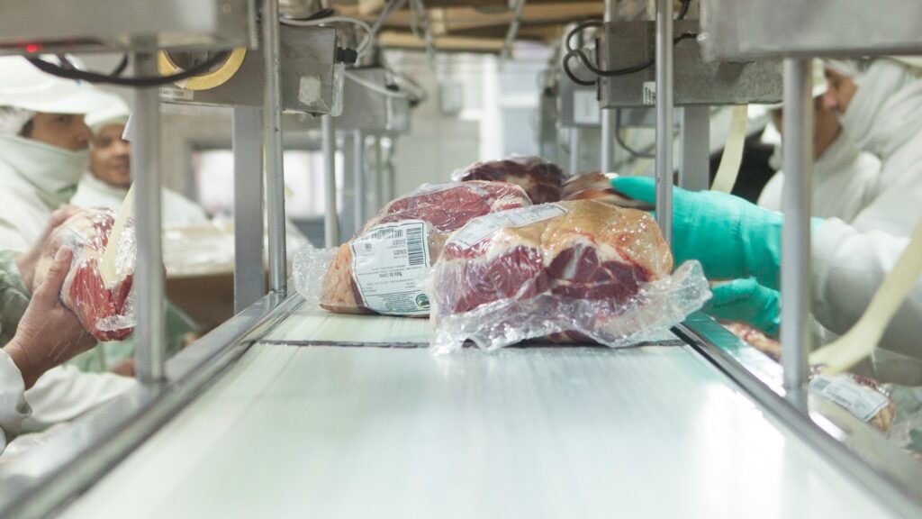 Récord de exportaciones de carne vacuna: crecieron 46% en valor en los primeros 5 meses del año comu carne1