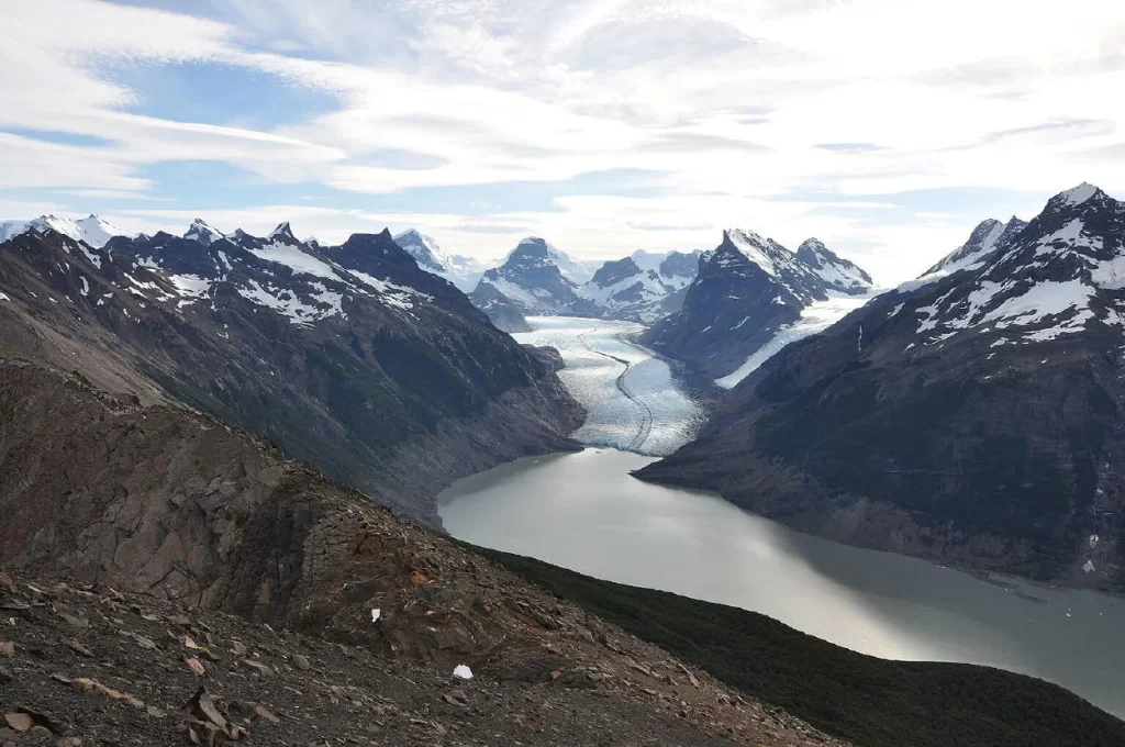Ley de Tierras: por qué el proyecto que impulsa Milei genera rechazo y qué implica para el ambiente 1773965931 archive 706617e3 glaciar ameghino ptagonia arg hernan perez aguirre alberto m. agostini greenpeace 1536x1020 rz1250.jpg
